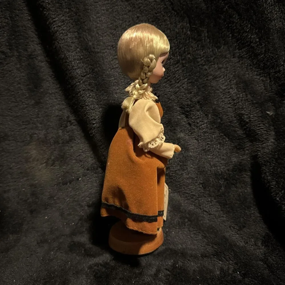 Vintage 1970 Bradley Dolls Miss Ellie Collectors Doll Original Tag Stand